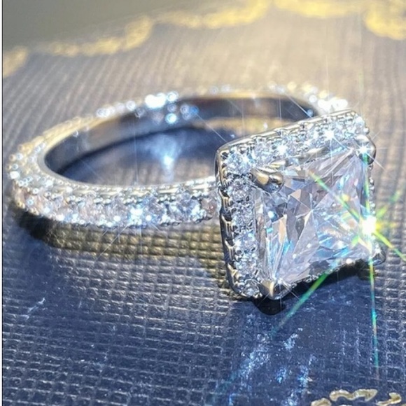 New 925 Wedding Women White Sapphire Jewelry Ring - Picture 2 of 2